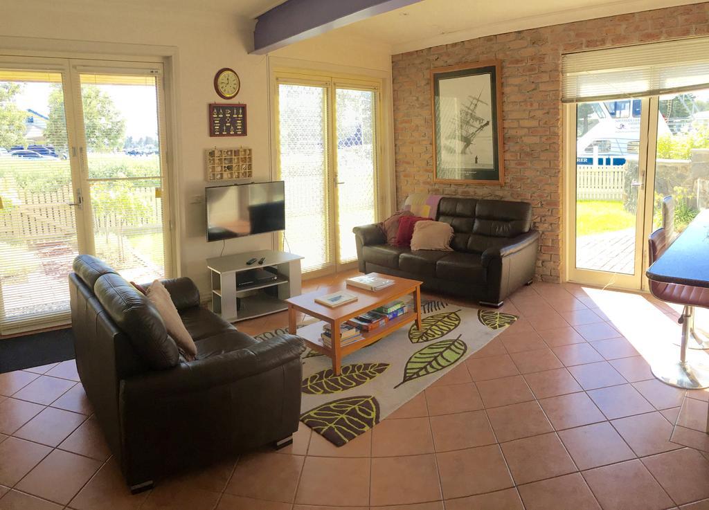 Dockside Waterfront Indulgence Villa Port Fairy Exterior photo
